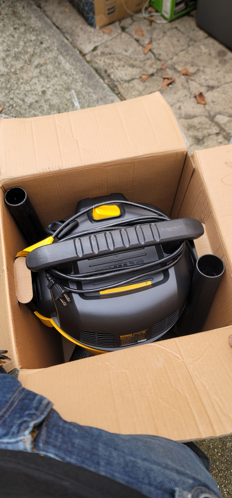 DEWALT Stealthsonic Portable Wet/Dry Vacuum - New in Box! - photo 2