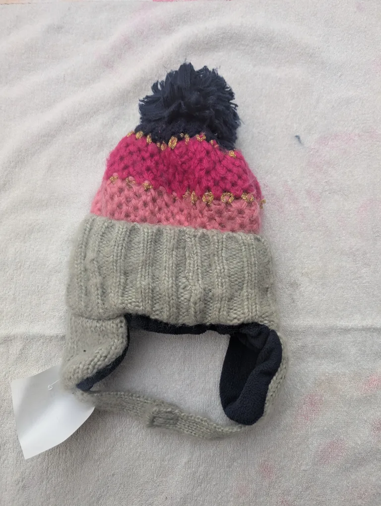 Girls sz 2/3 Tommy Hilfiger winter hat image indicator(2)