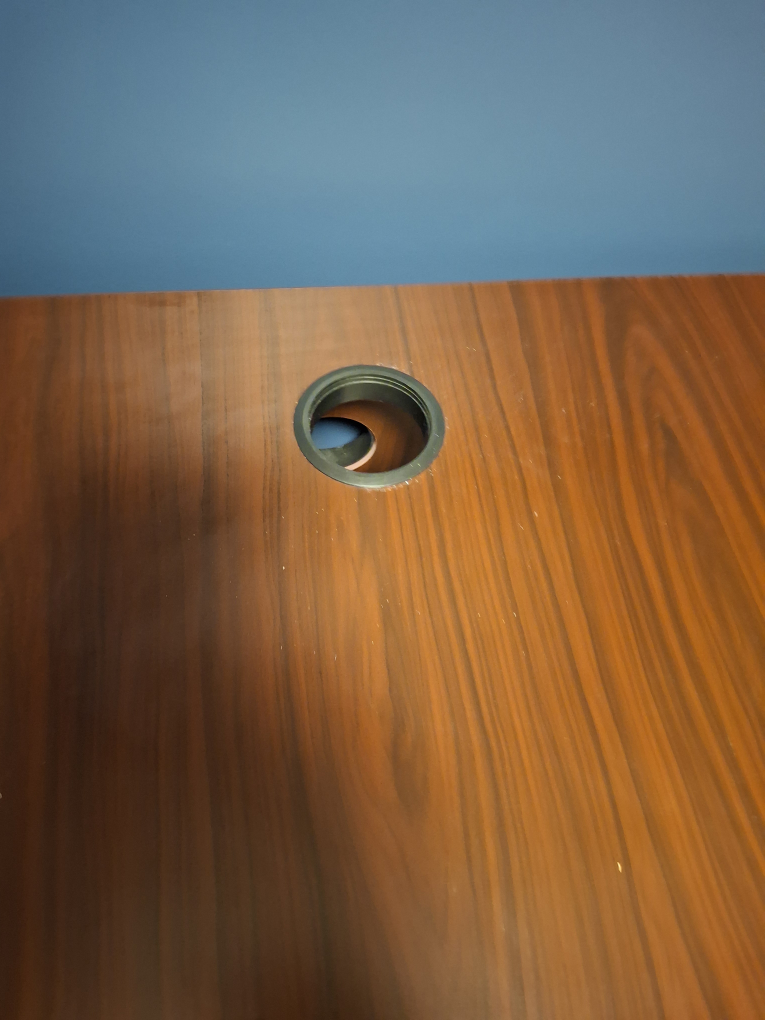 Office desk - photo 3