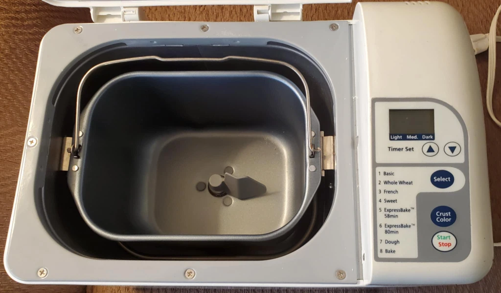 Sunbeam ExpressBake Breadmaker - photo 2