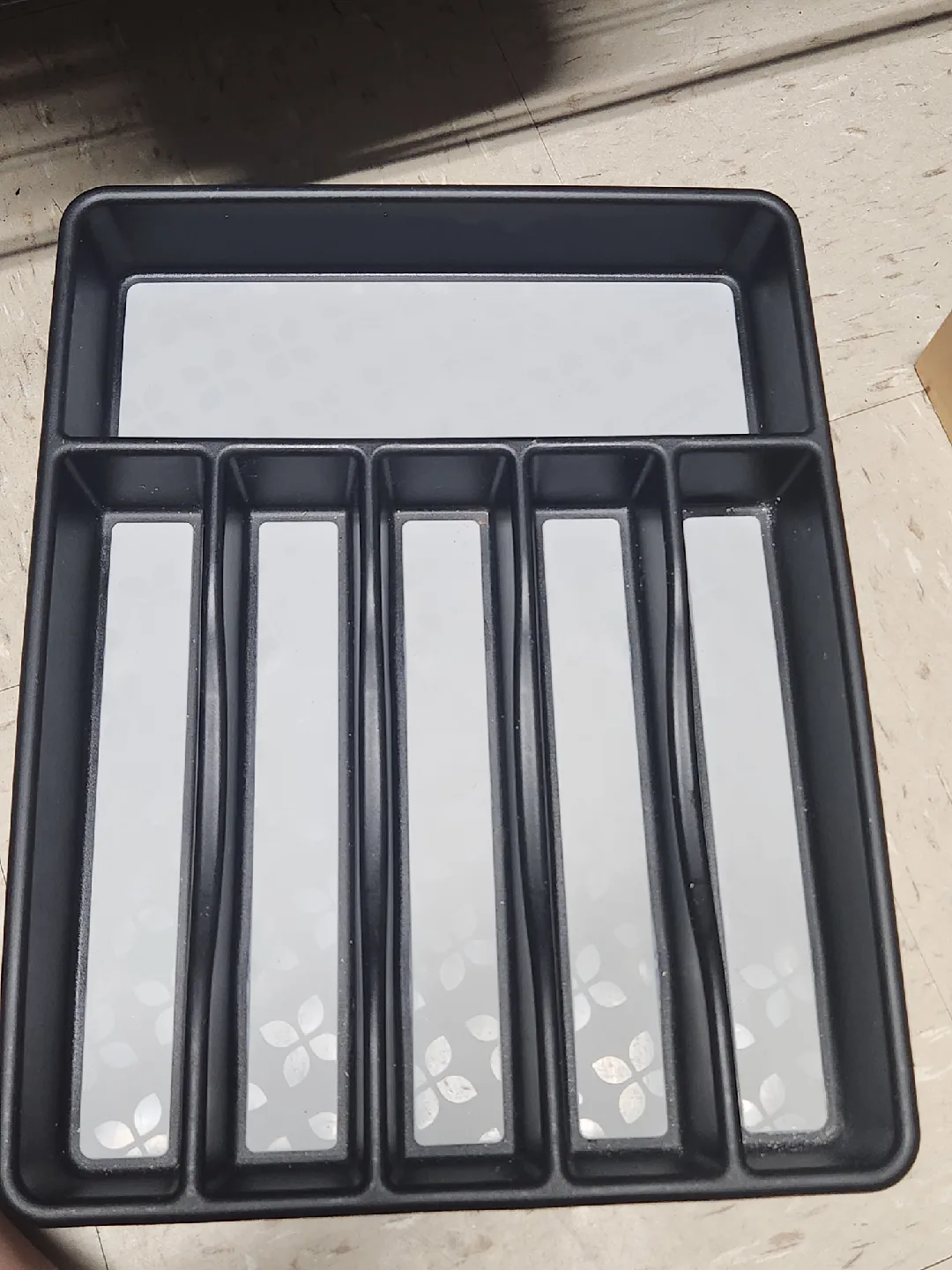 Rubbermaid Cutlery Tray - Black