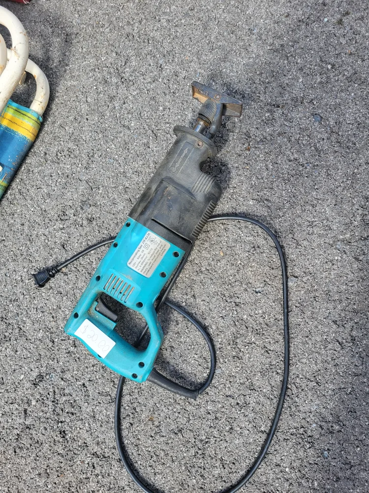 Makita Recipro Saw thumbnail