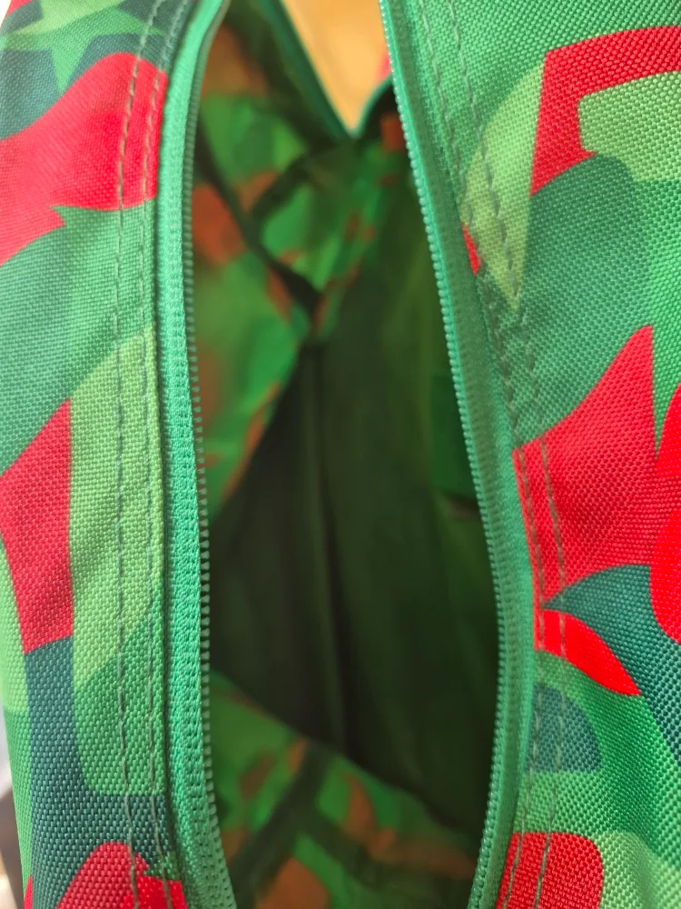 Heineken Backpack - Green and Red image indicator(2)