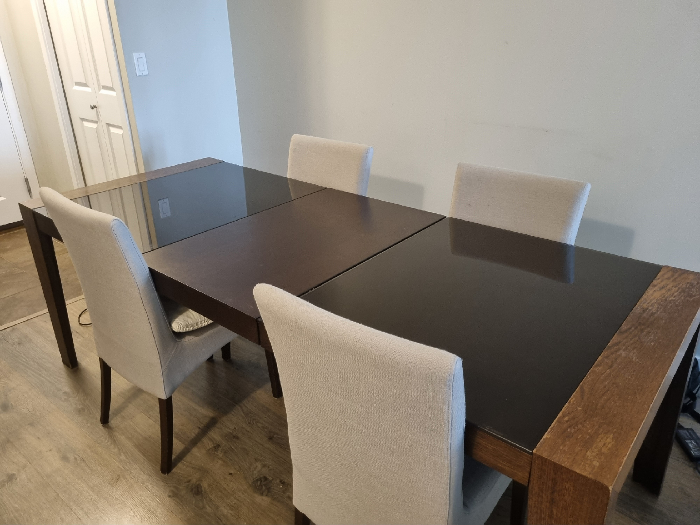 Dining Table with 4 Chairs - Glass Top