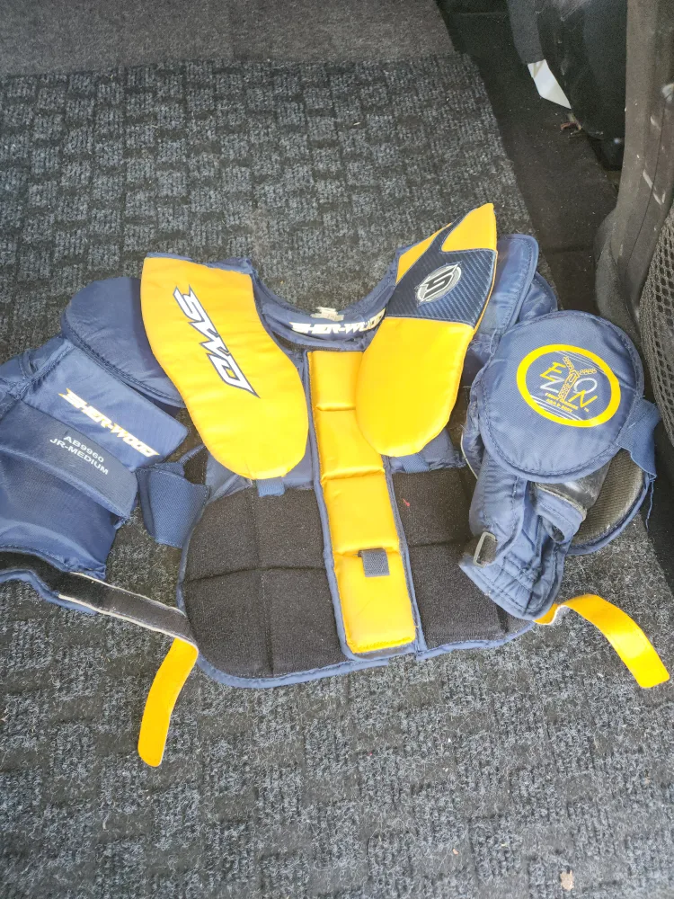 EQ Hockey Padded Protective Shirt JR Medium image indicator(3)