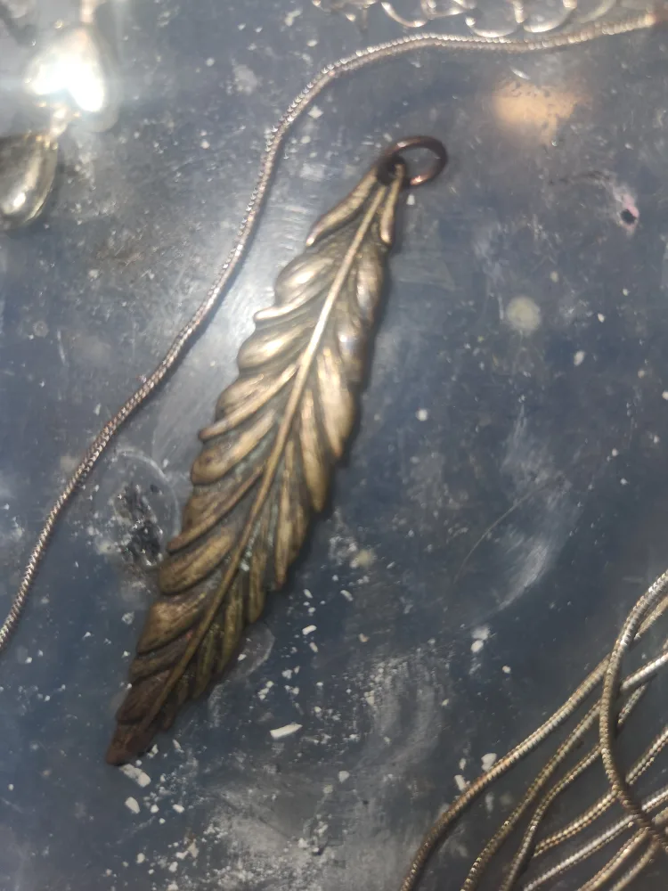 Mixed Lot of Vintage Charms+ chains image indicator(4)