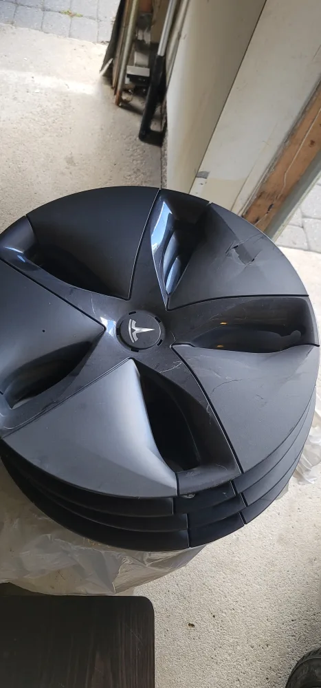 Black Tesla Model 3 image indicator(10)