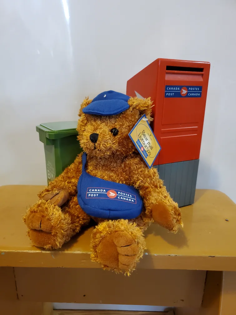 Canada Post Mailbox & Recycling Bin Coin Banks thumbnail