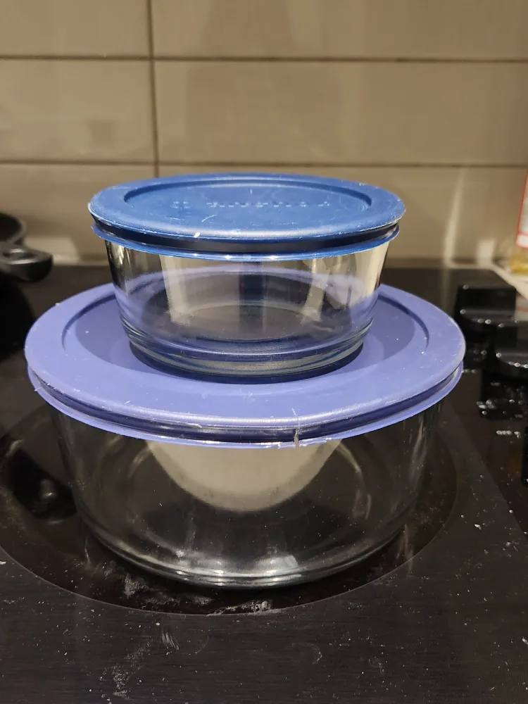 Pyrex & Anchor Glass Bowls with Lids thumbnail
