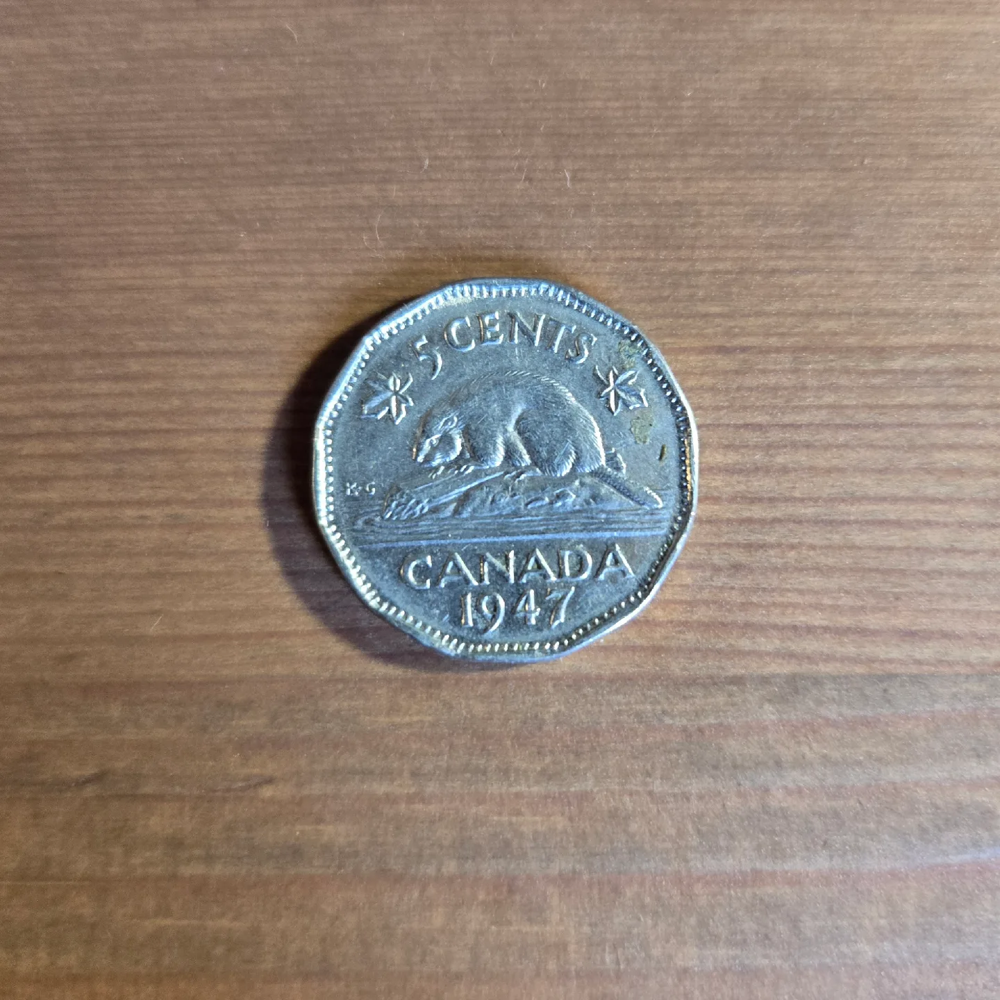 1947 Canadian 5 Cent Coin thumbnail
