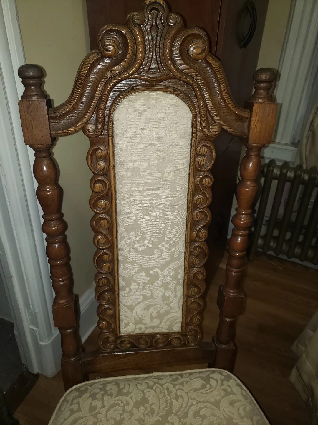 dinning table 4 chairs  YOU NAME YOUR PRICE image indicator(6)