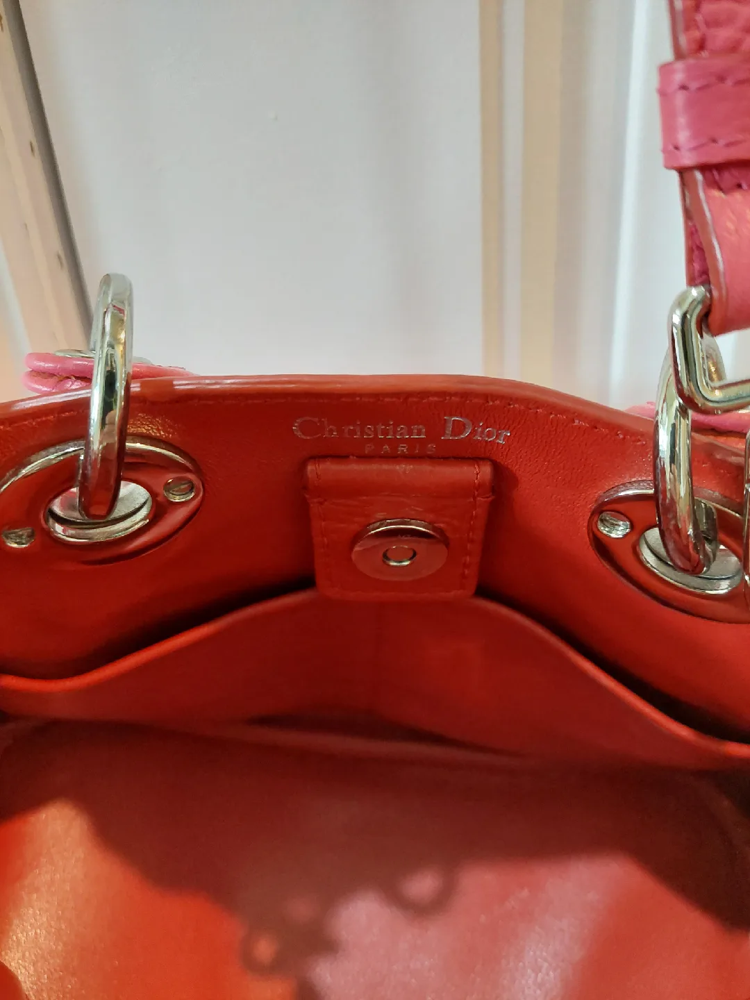 Women's small leather bag image indicator(6)
