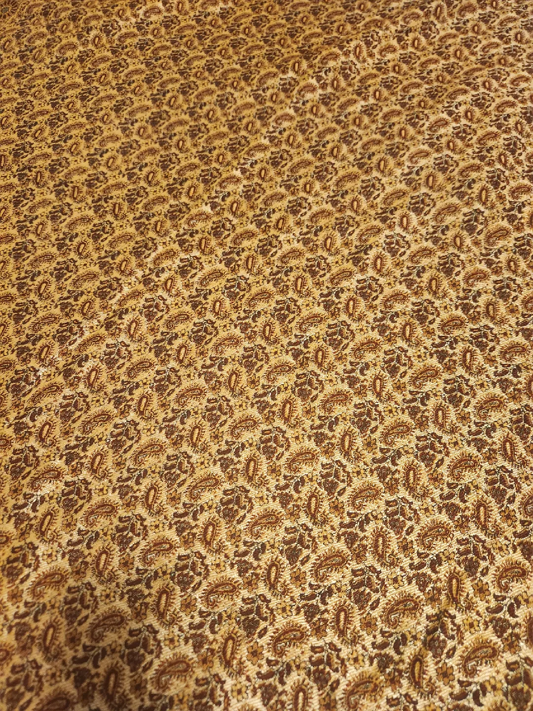 Patterned Table runner - Brown & Gold image indicator(3)