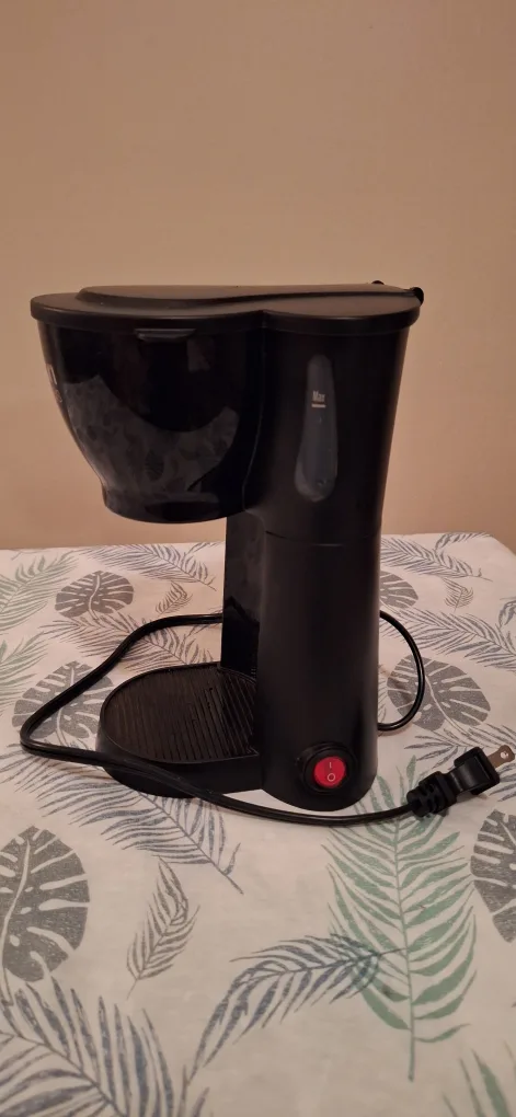 Salton Essentials Black Single Cup Coffee Maker image indicator(3)