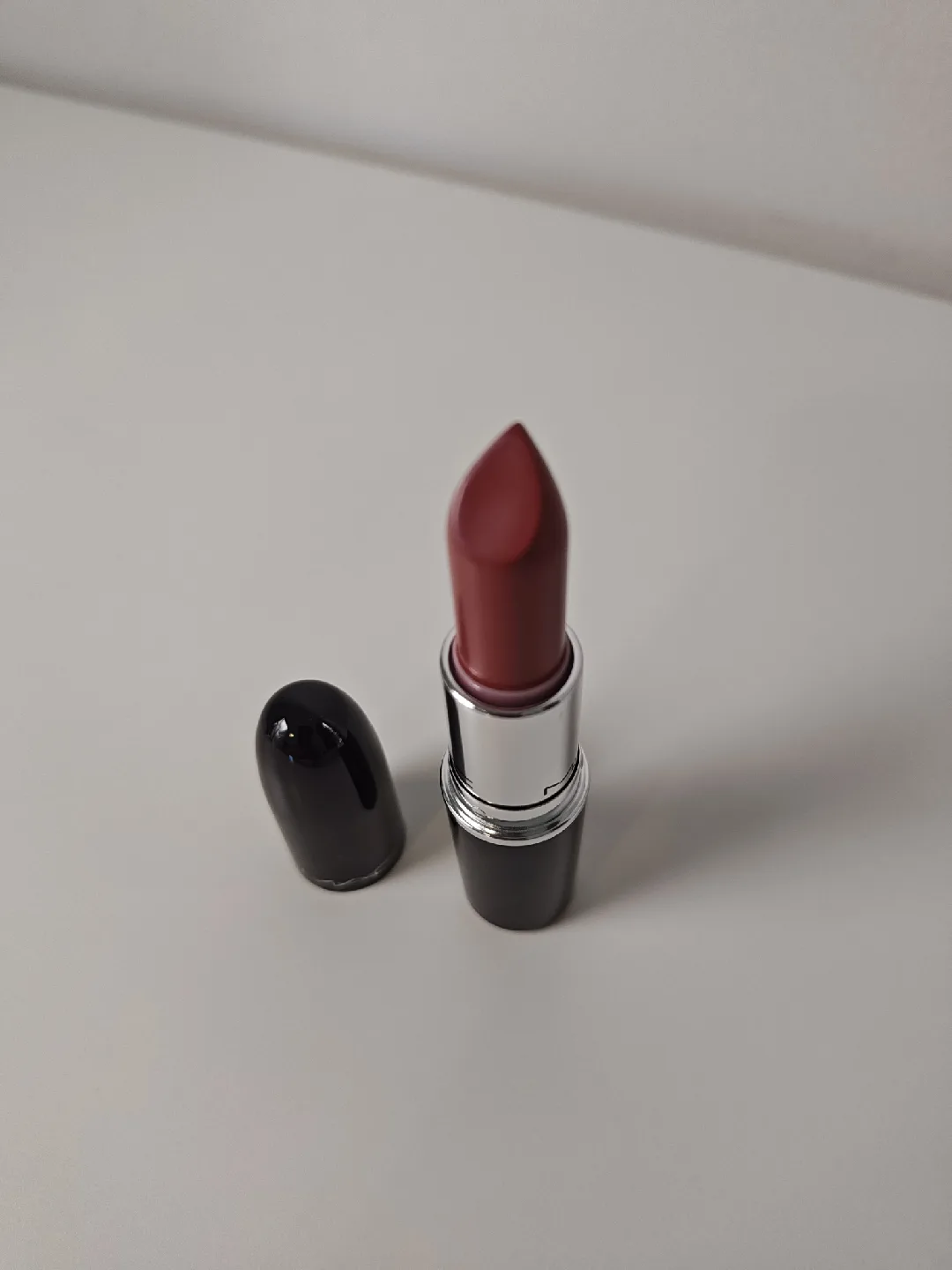MAC Lustreglass Lipstick - Hug Me image indicator(5)