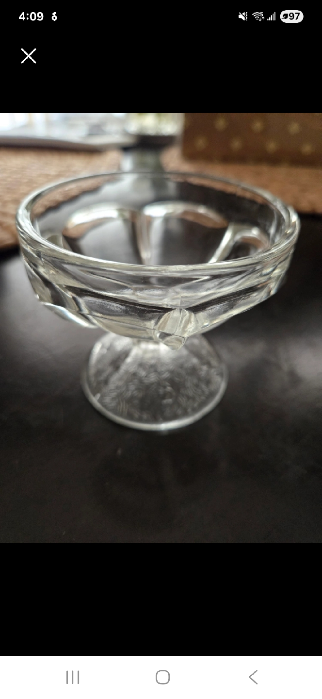 Vintage Glass Dessert Bowls. Six of them # Freecycle