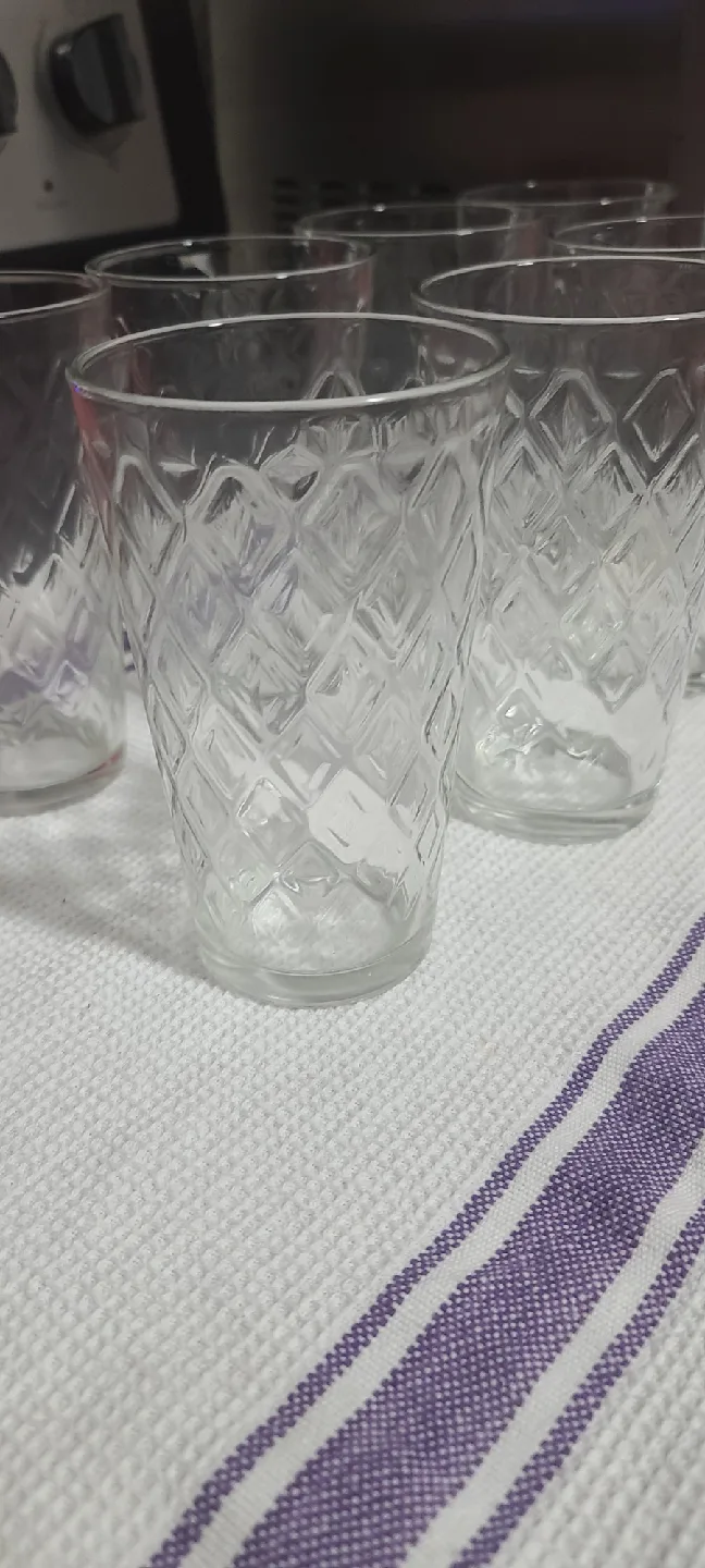 Set of 8 Clear Diamond Patterned Glasses image indicator(5)