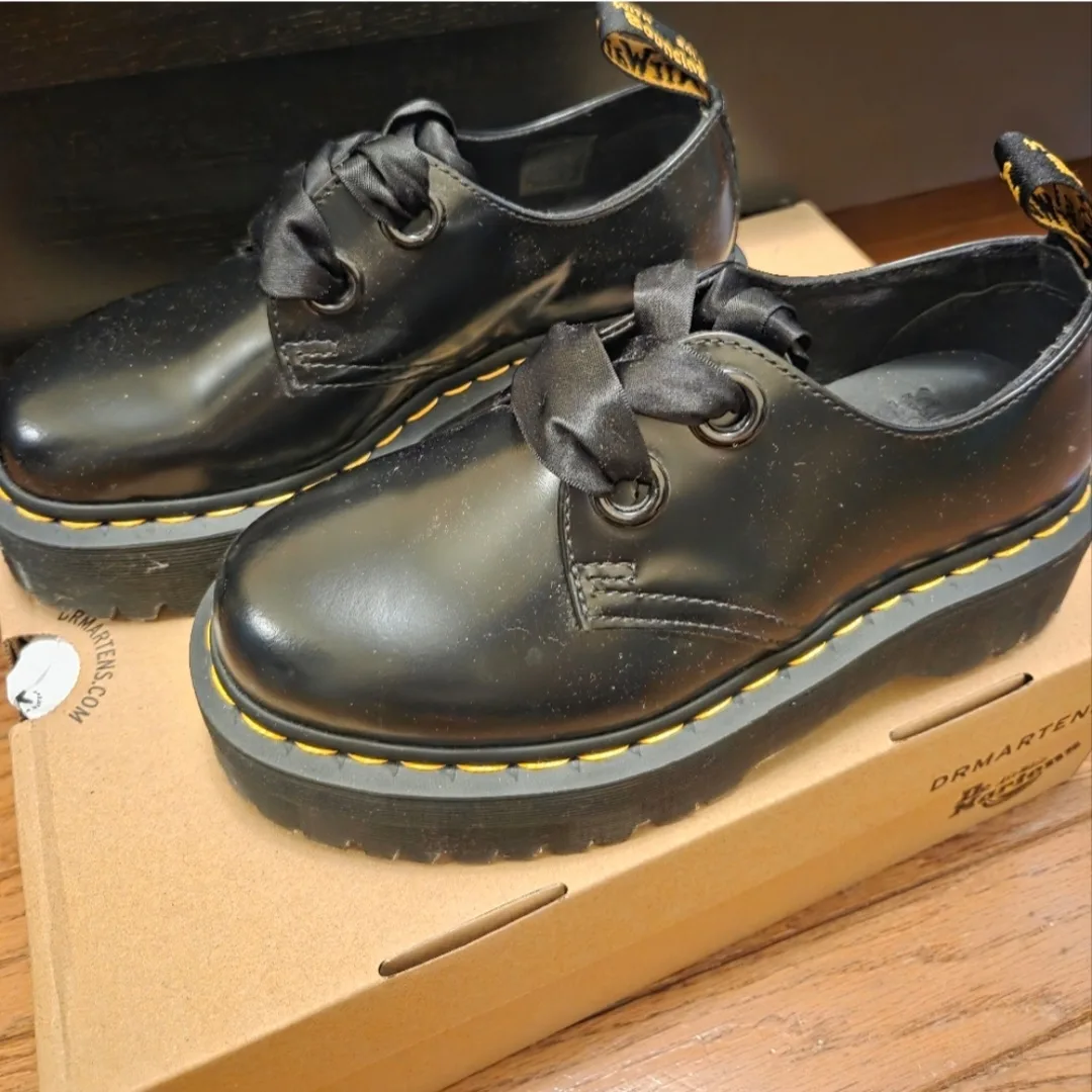 BNIB Dr. Martens Holly Sz 5 thumbnail