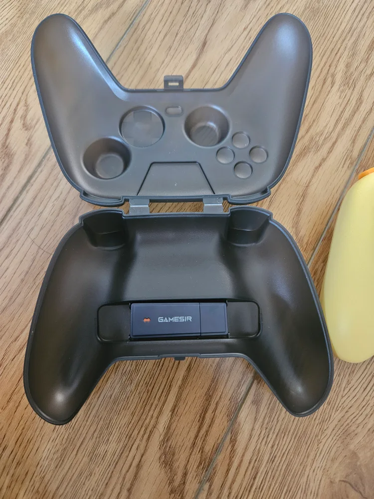 GameSir Nova Lite Wireless Game Controller - Yellow image indicator(2)