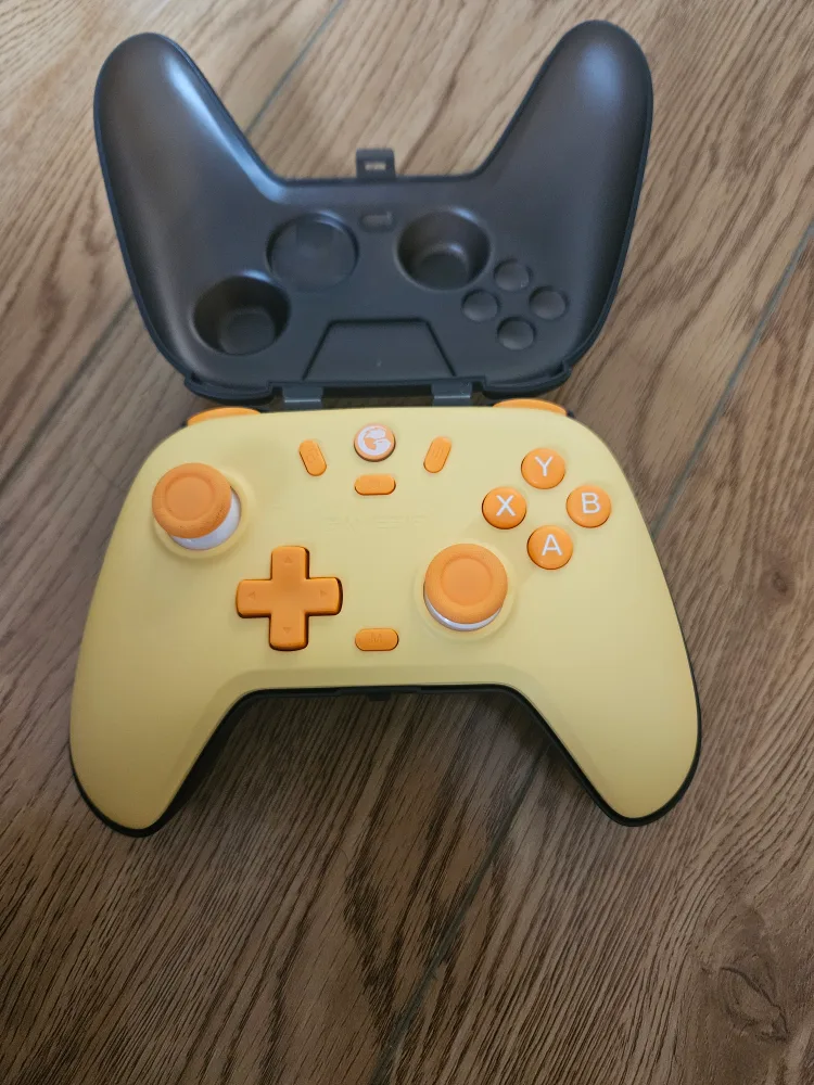 GameSir Nova Lite Wireless Game Controller - Yellow image indicator(3)