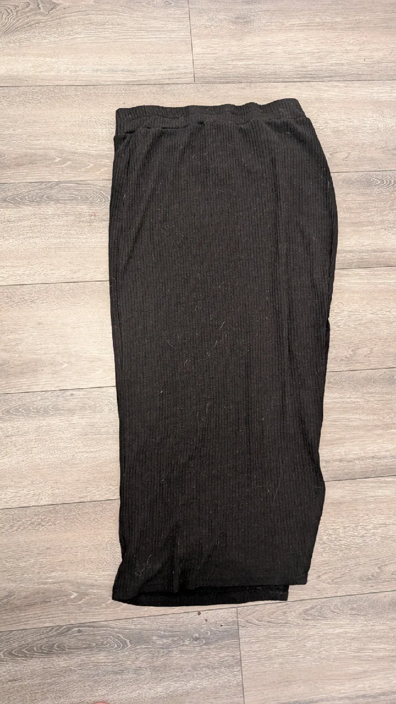 Black Ribbed Knit Skirt thumbnail