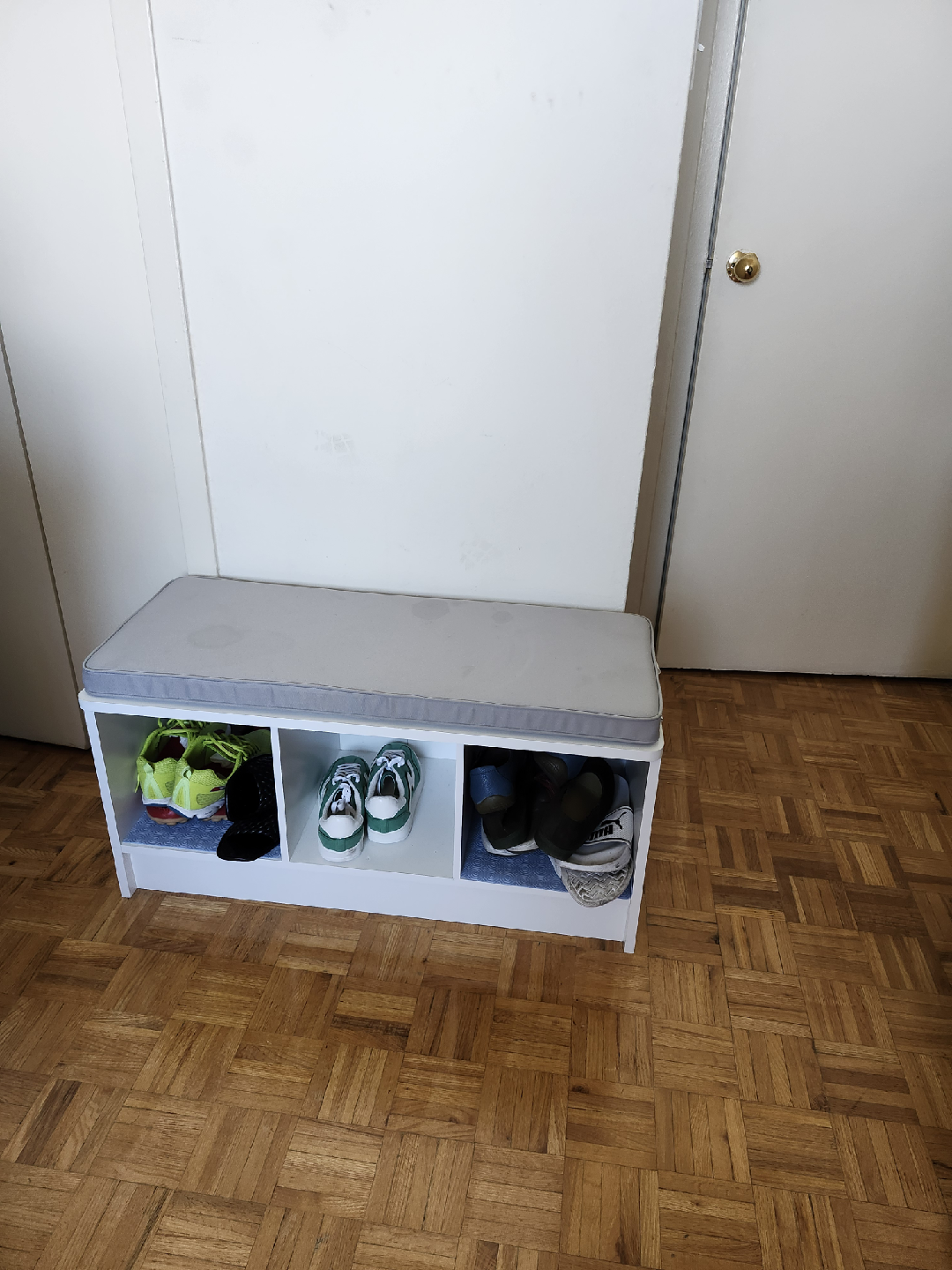 White Shoe Storage Bench with Grey Cushion