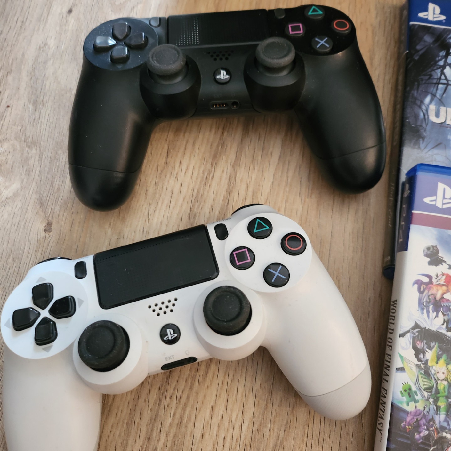 PlayStation 4 Bundle with Games and Controllers - photo 3