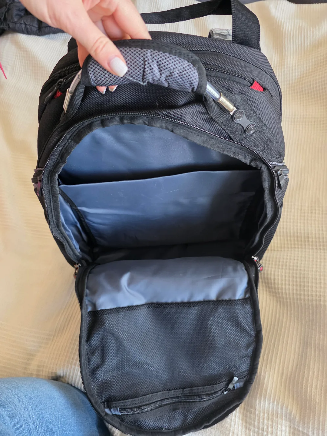 Wenger Synergy 16" Laptop Backpack image indicator(4)