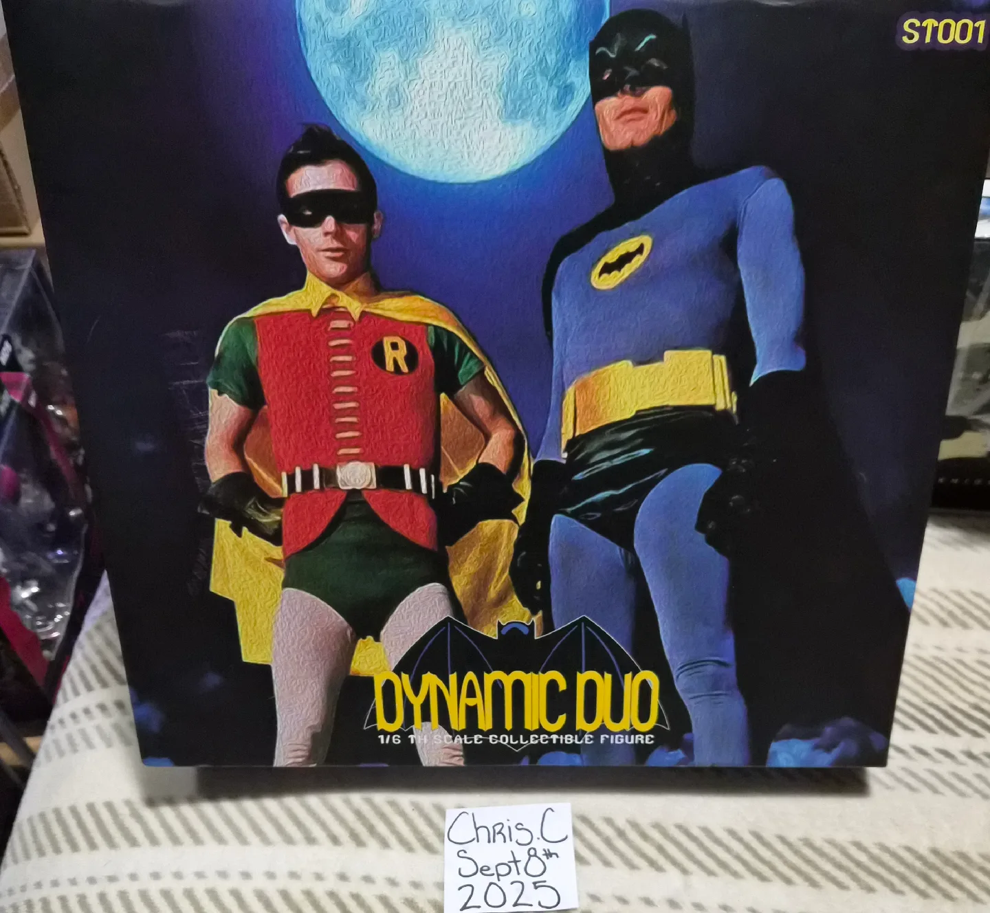 Dynamic Duo 1/6 Scale Collectible Figure thumbnail