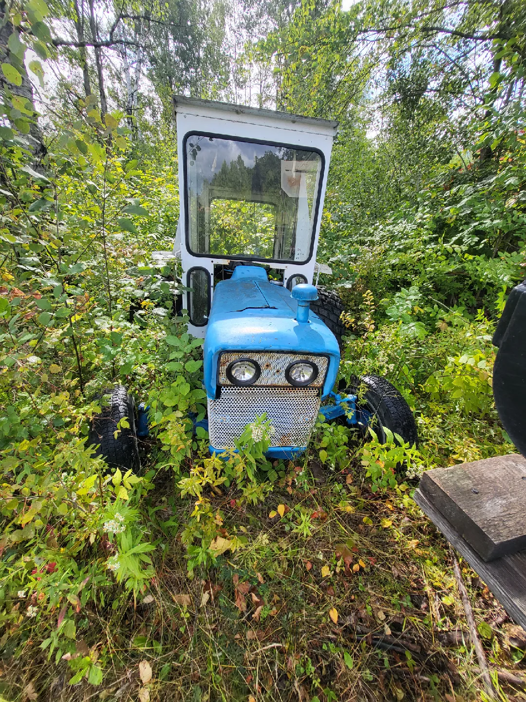British Ford 3000 Gas Tractor image indicator(2)
