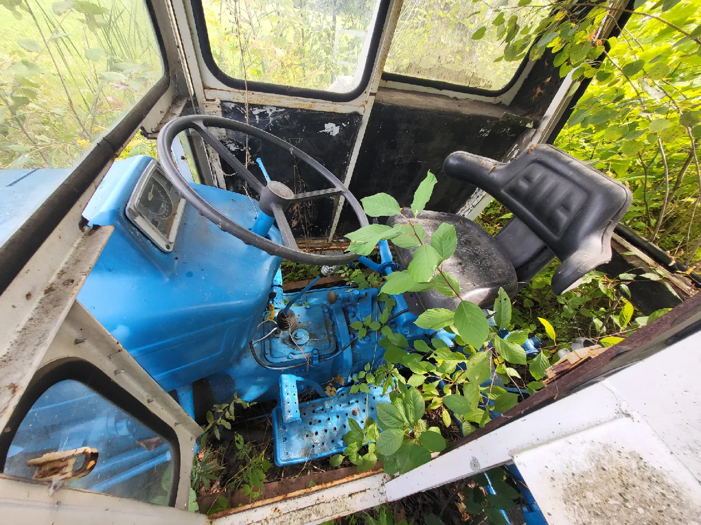 British Ford 3000 Gas Tractor image indicator(3)