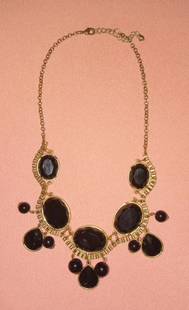 Pretty Necklace thumbnail