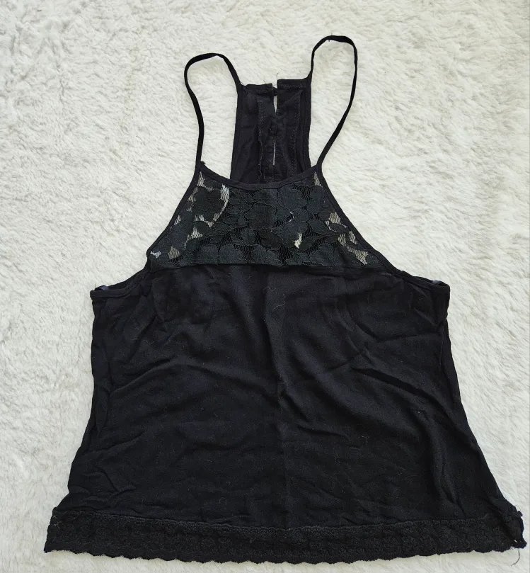 Assorted Women's Tank Tops & Scarf image indicator(6)