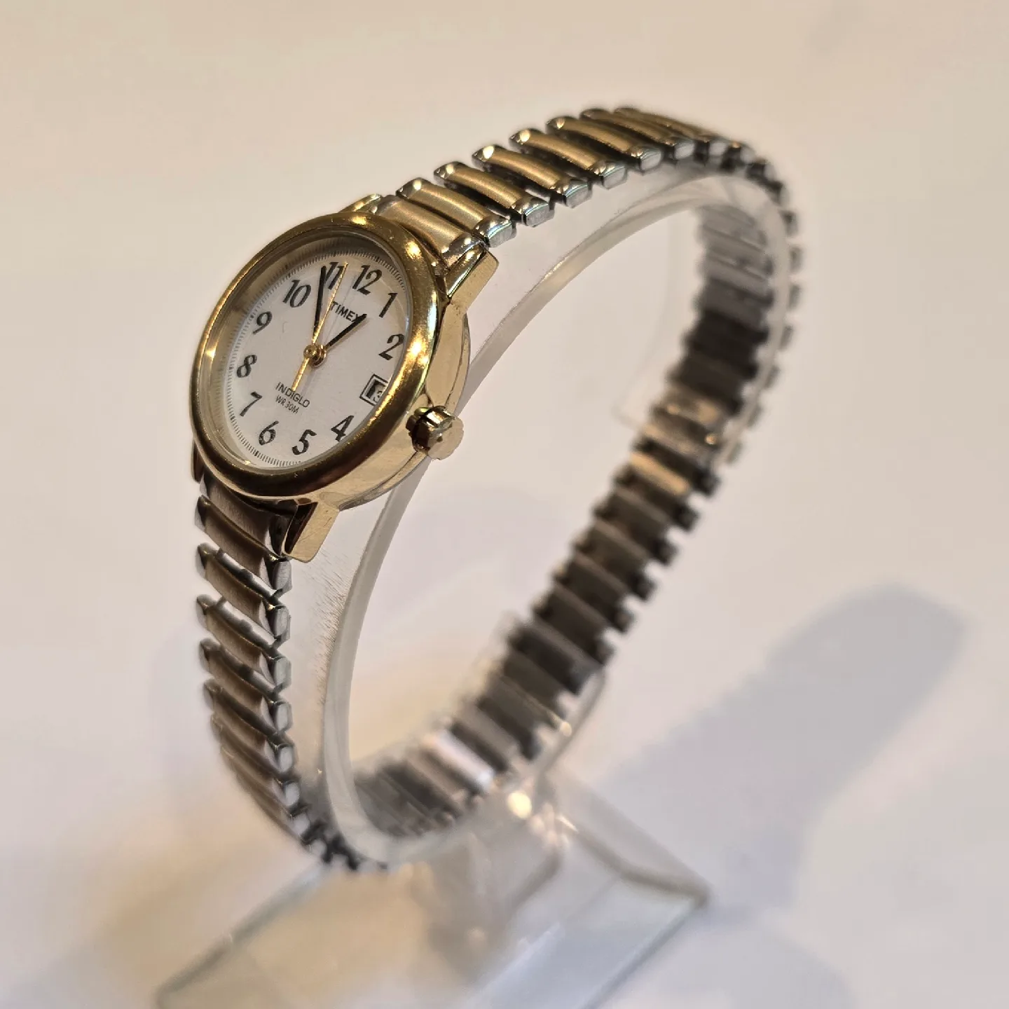 Timex Indiglo Quartz Watch image indicator(2)