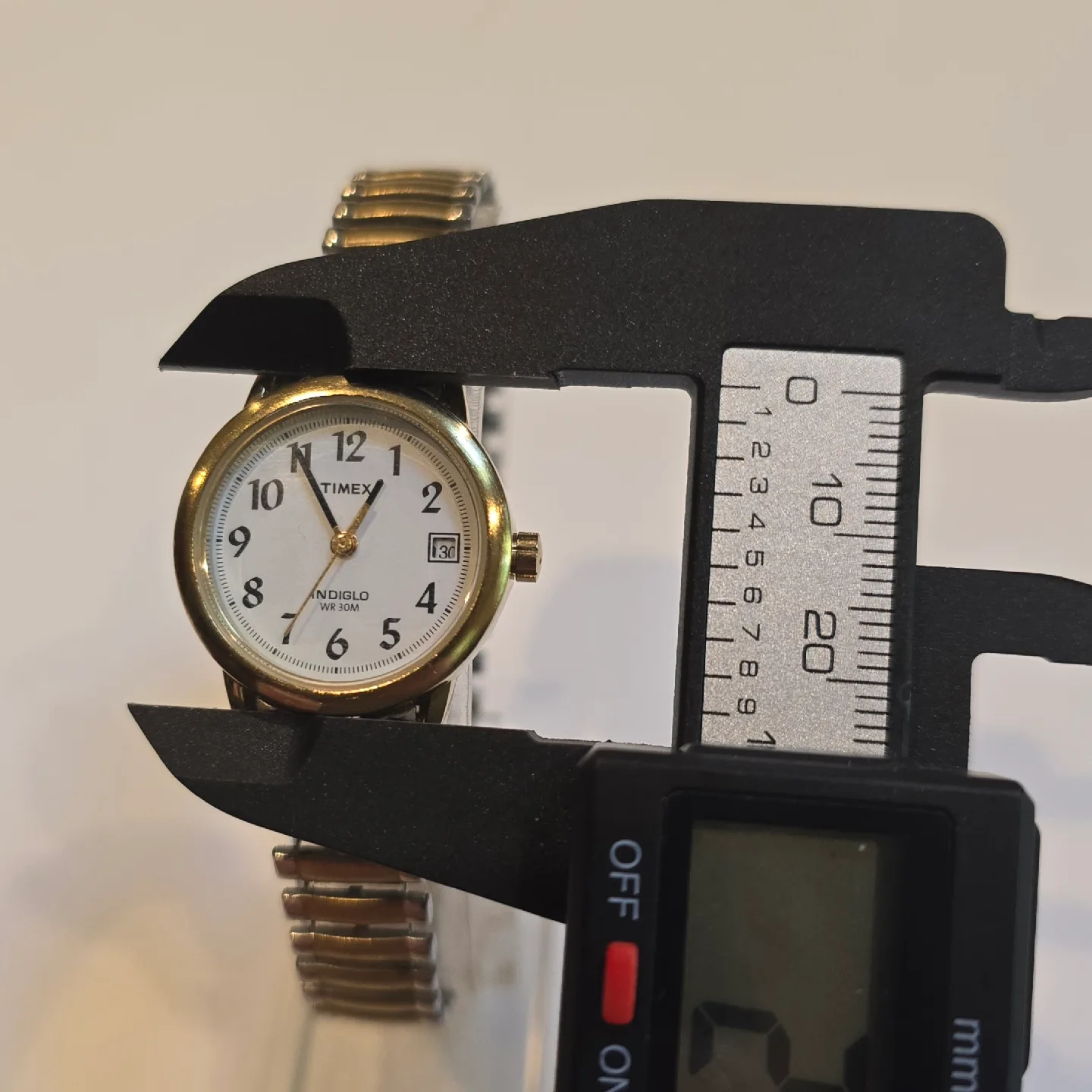 Timex Indiglo Quartz Watch image indicator(8)