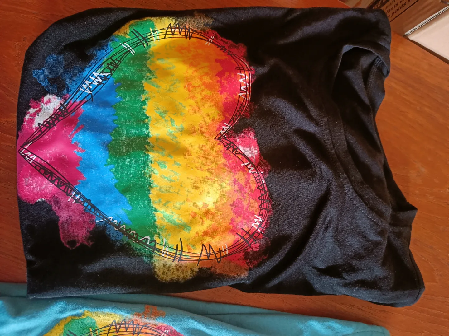 T-shirts with Rainbow Heart Design image indicator(2)