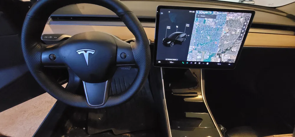 Black Tesla Model 3 image indicator(9)