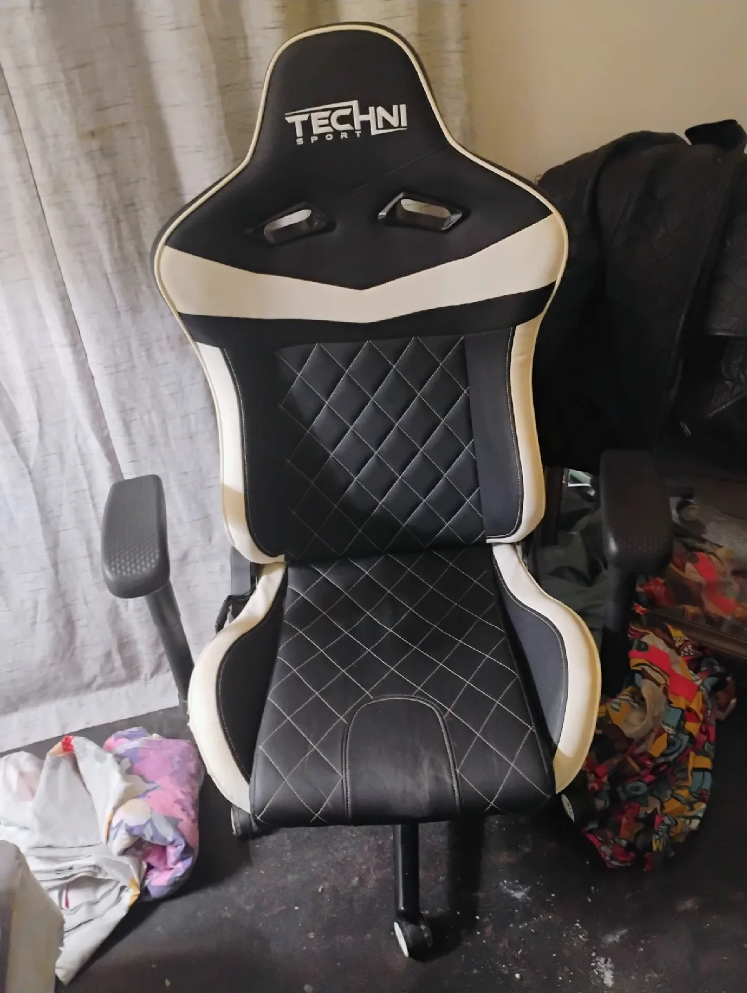 Techni Sport Gaming Chair - Black and White thumbnail