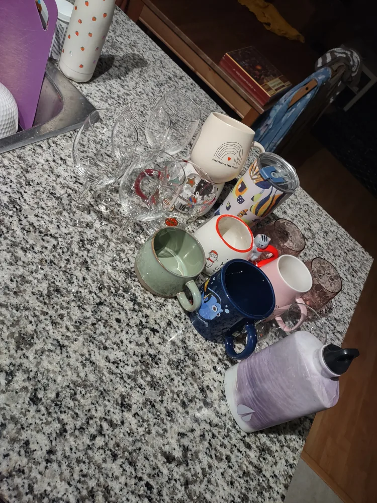 Mixed Mugs & Glasses - Assorted Styles image indicator(2)
