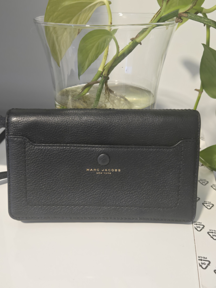 NEW! MARC JACOBS Black Leather Crossbody Wallet