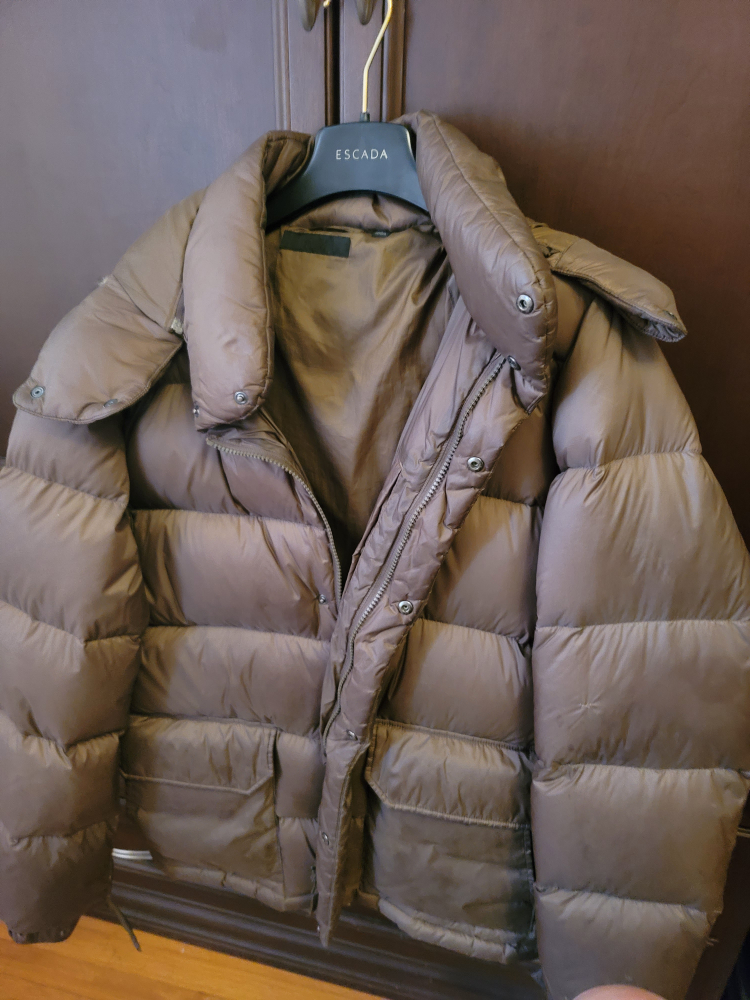 Uniqlo Brown Puffer Jacket - Size M