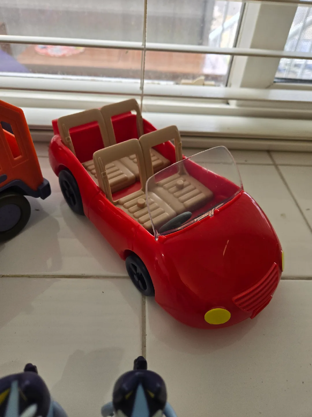 bluey toy lot image indicator(7)