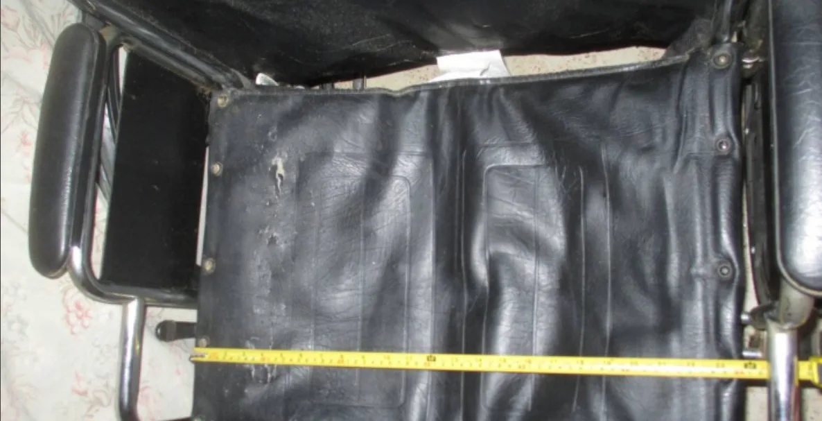 Drive Black Wheelchair Wide 24" Seat image indicator(8)