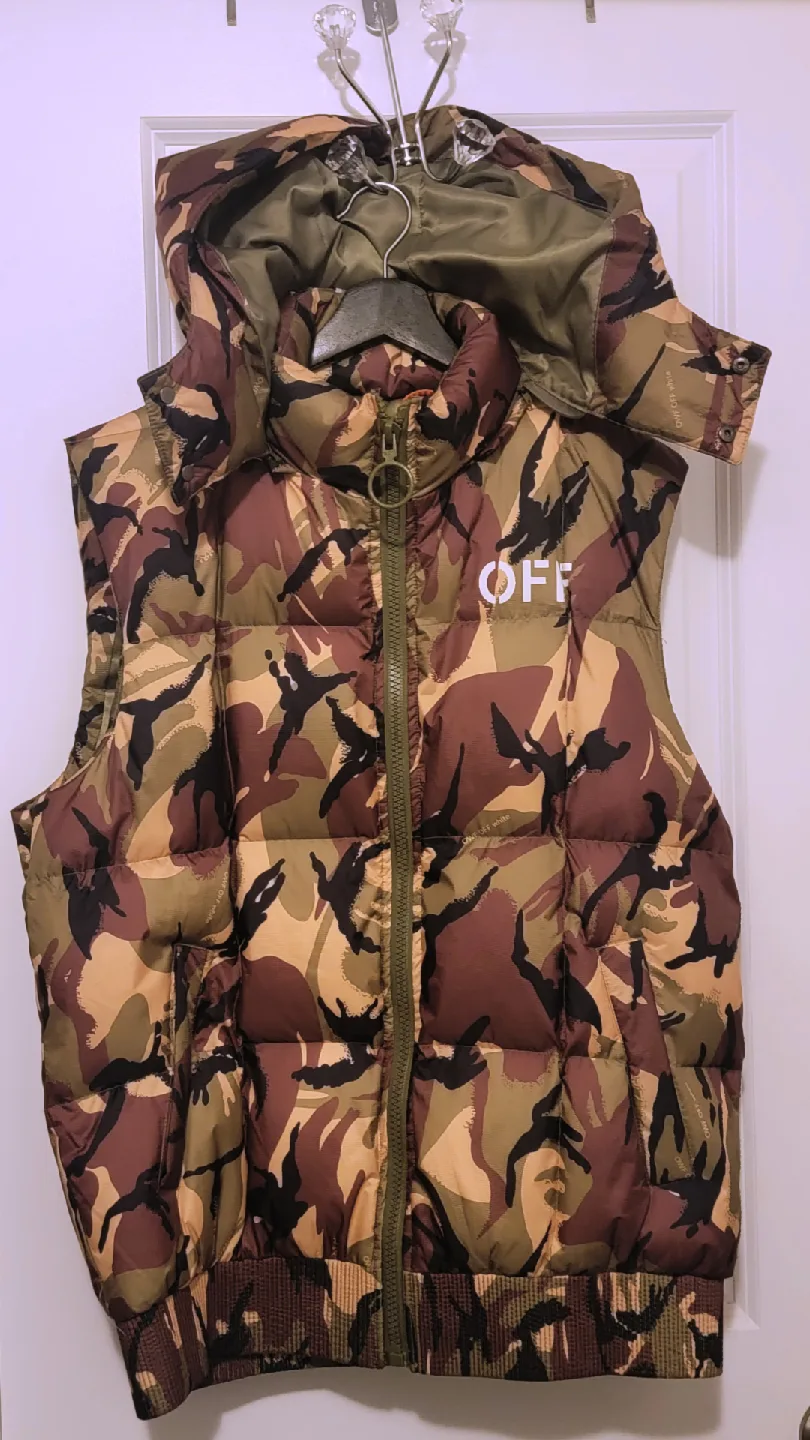 Off-White Camo Puffer Vest - Size L thumbnail
