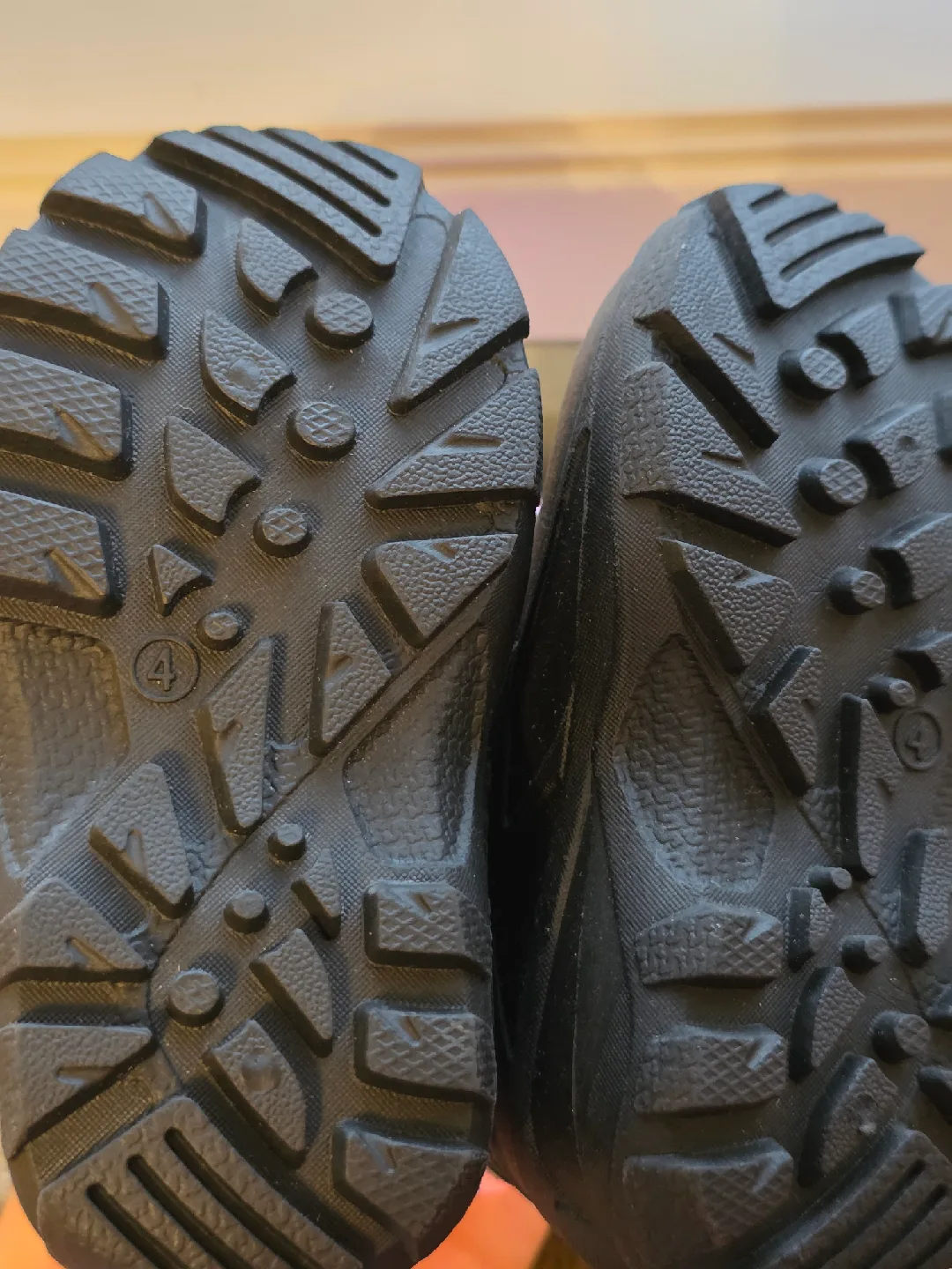 Size 4 Unicorn Winter Boots image indicator(5)