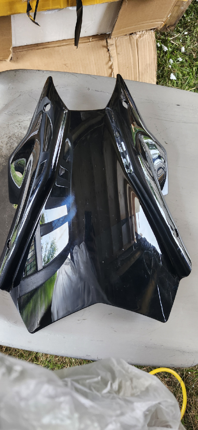 YamahaMT-09 Motorcycle Windshield - Black,  open box