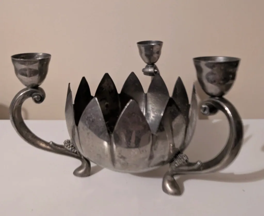 silver Lotus Candle Holder image indicator(4)