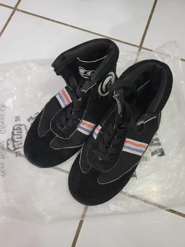 Wrestling shoes/boots, lightly used. Size 6.5/7 thumbnail