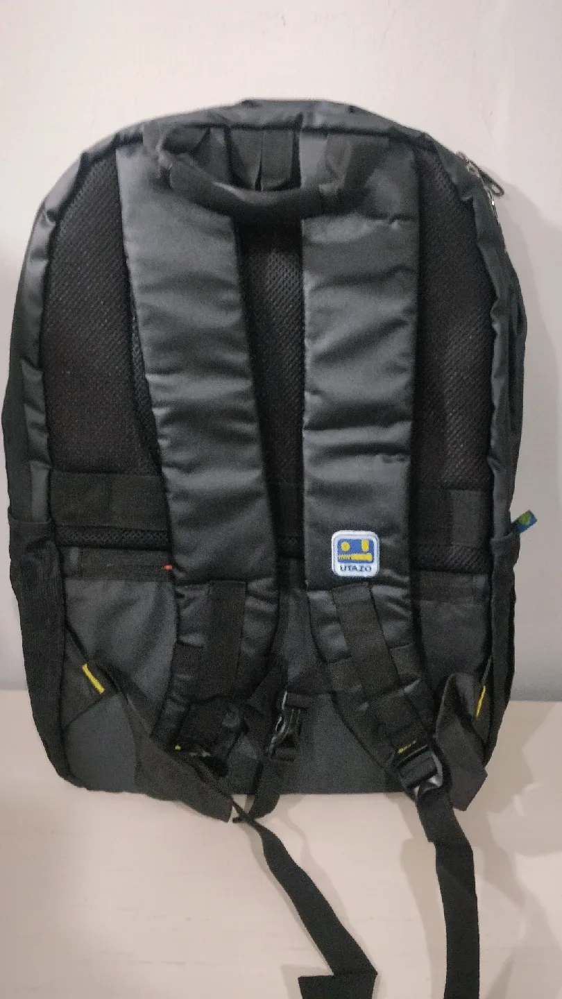 Utazo Black Backpack - Brand New! image indicator(3)