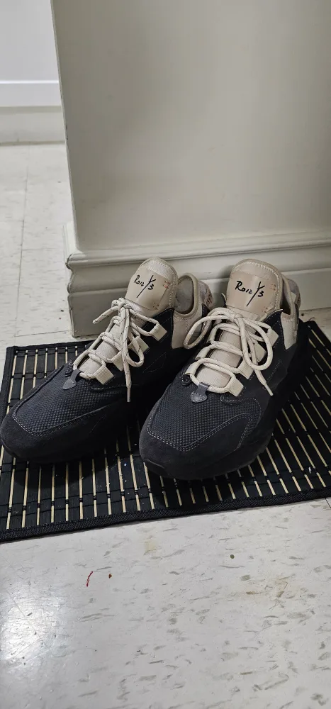 Y-3 Rōzu 'Black/White' Sneakers - Size 9 thumbnail